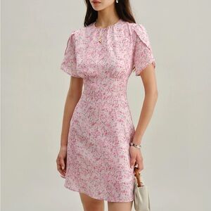 Rihoas Pink Floral Round Neck Pleated Mini Dress
